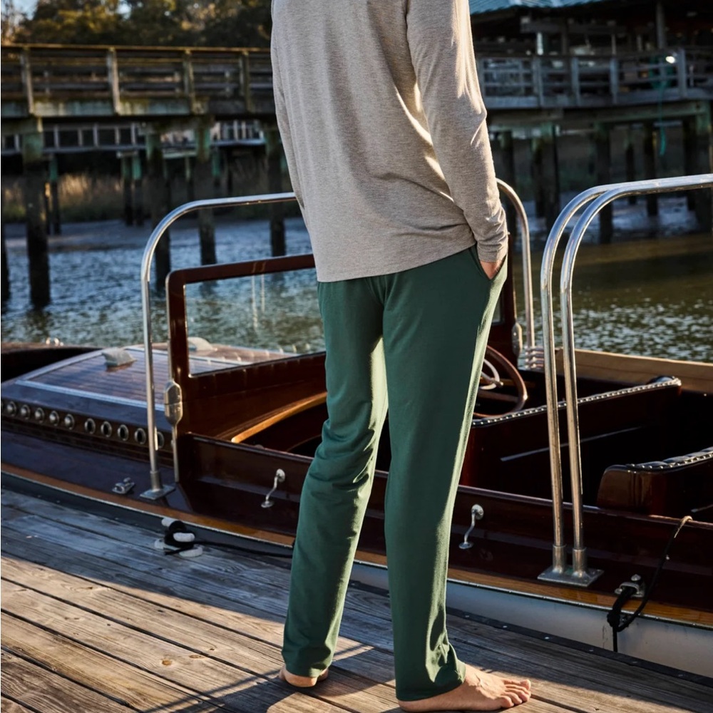 Men's Bamboo Lounge Pants in English Ivy
$78.00

COLOR:
 English Ivy - Picture 3 of 4